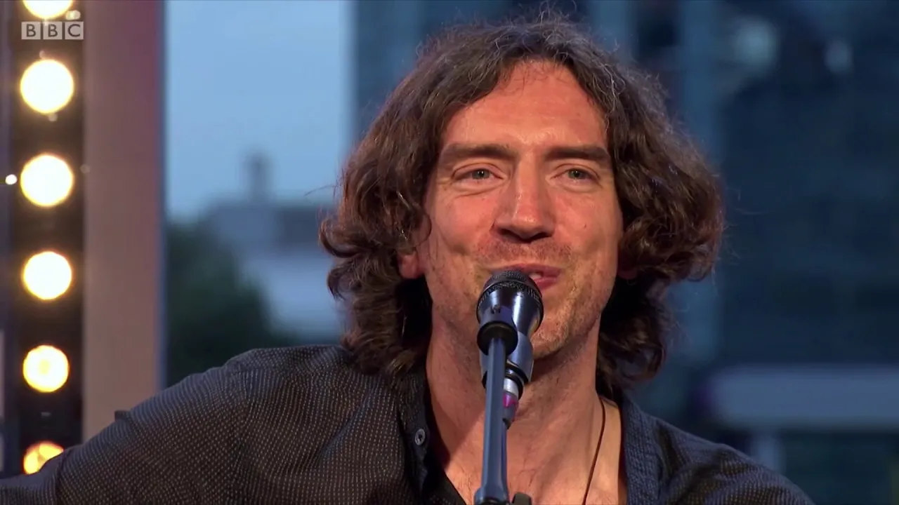 Chasing Cars - Snow Patrol The Quay Sessions background