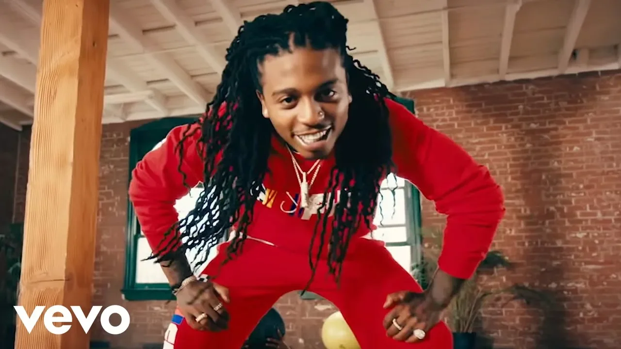 Jacquees - Inside ft. Trey Songz background