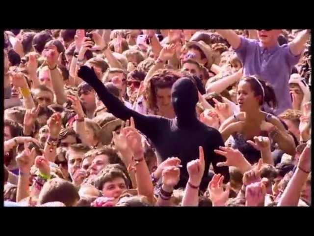 Two Door Cinema Club- What You Know (Live) Reading Festival 2011 background