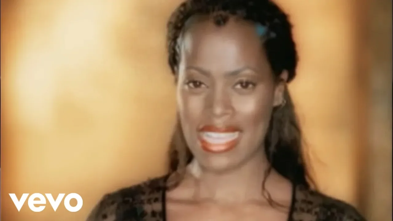 Des'ree - I'm Kissing You (Version 1 - Official Video) background