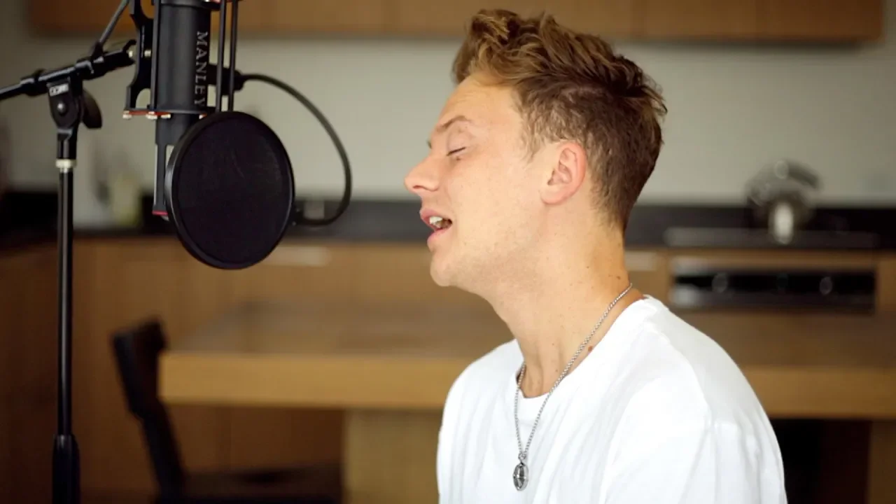 Conor Maynard - Hate How Much I Love You (Acoustic Version) background