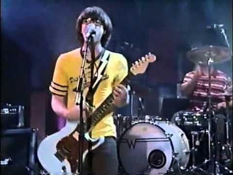 Undone - The Sweater Song - Weezer - Live 1994 background