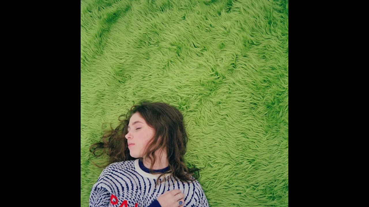 Clairo - Hello (feat. Rejjie Snow)