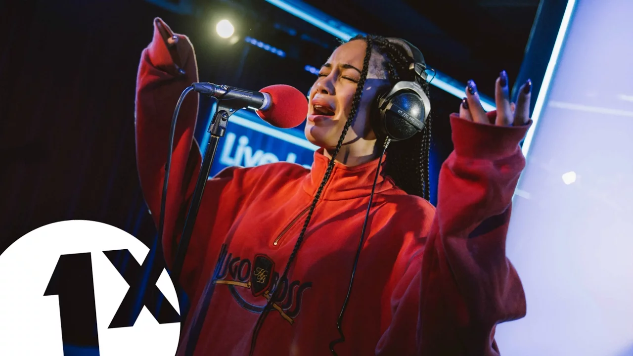 Jorja Smith covers Luther Vandross X Drake's Never Too Much in the 1Xtra Live Lounge background