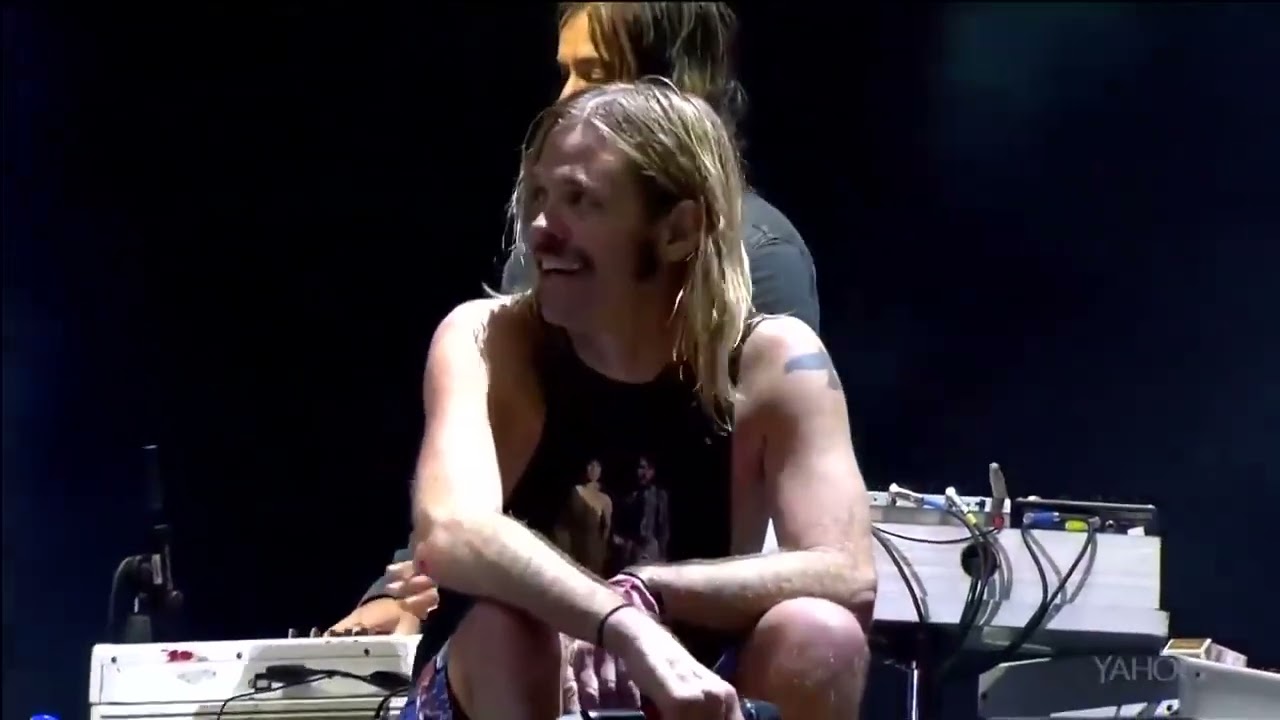 Foo Fighters — Under Pressure - (Queen) Taylor Hawkins