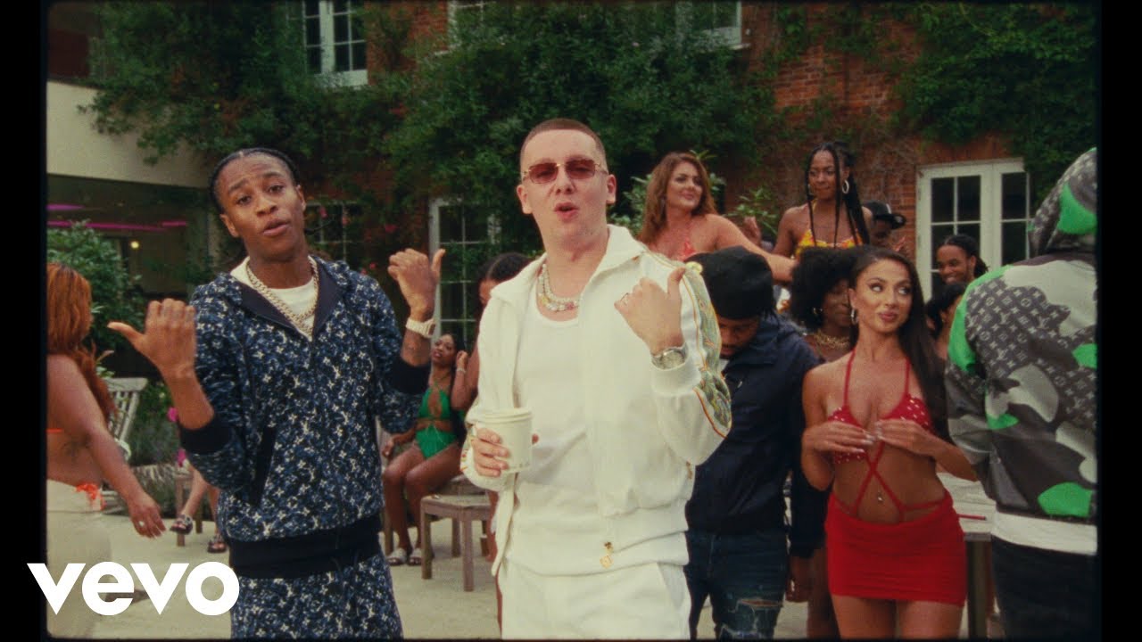 Clavish feat. Aitch - Tip Toes (Official Video) background