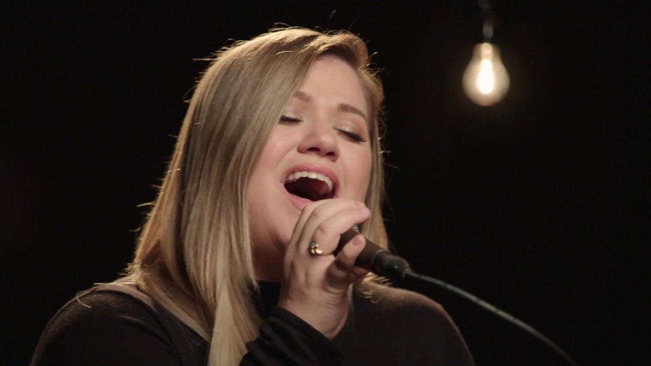 Kelly Clarkson It’s Quiet Uptown-The Hamilton Mixtape (Live on the Honda Stage at iHeartRadio) background