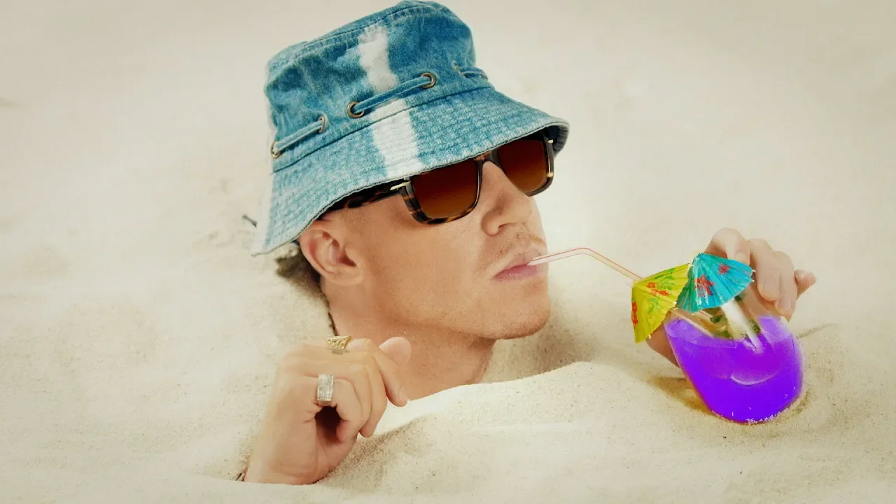 MACKLEMORE FEAT KING DRAINO - HOW TO PLAY THE FLUTE (Official Music Video)