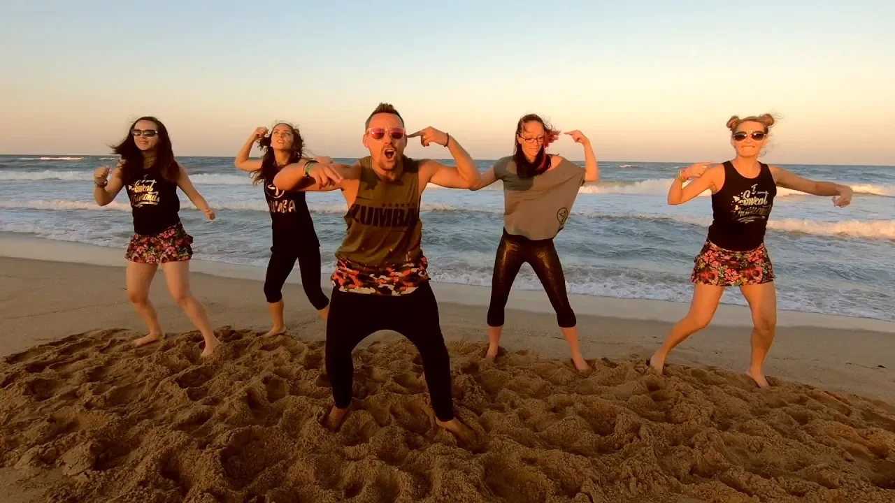 CNCO - Se Vuelve Loca - Zumba Fitness background