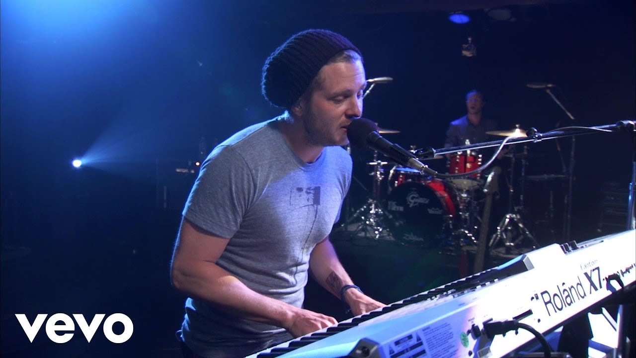 OneRepublic - Apologize (AOL Sessions) background