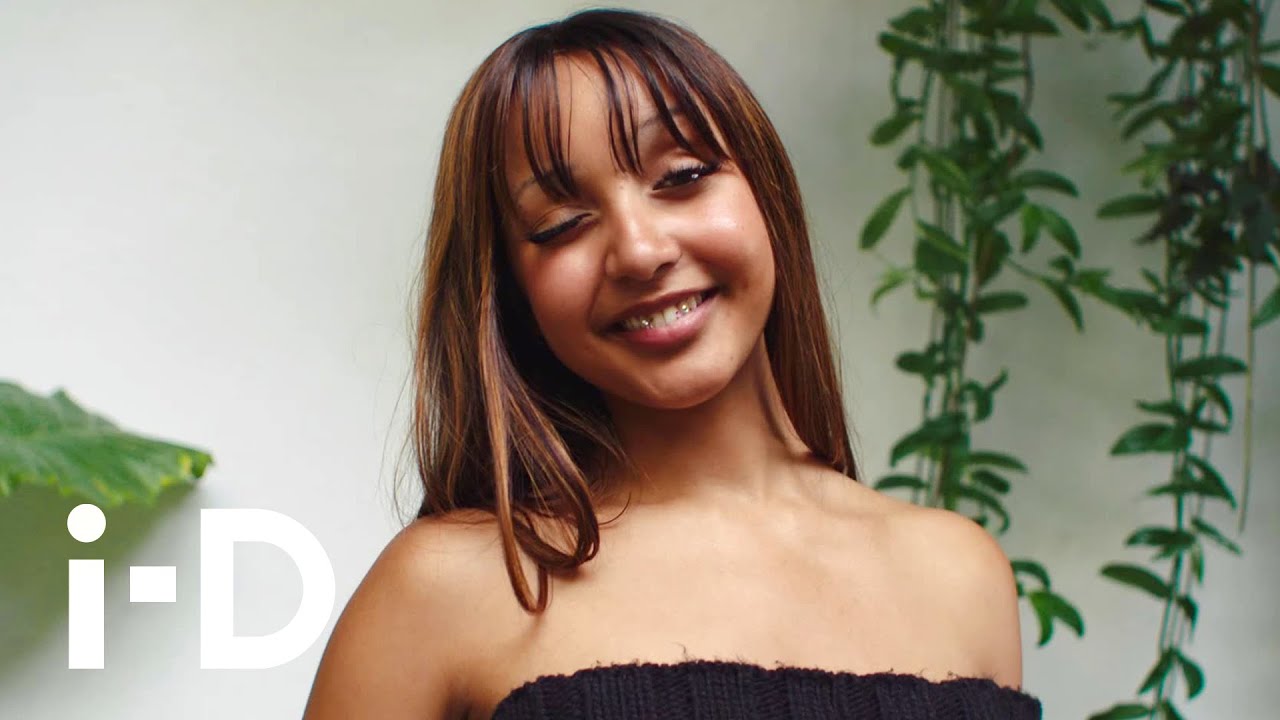 i-D Meets: PinkPantheress backdrop