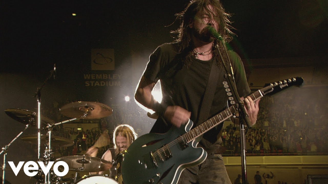 Foo Fighters - Best Of You (Live At Wembley Stadium, 2008) background
