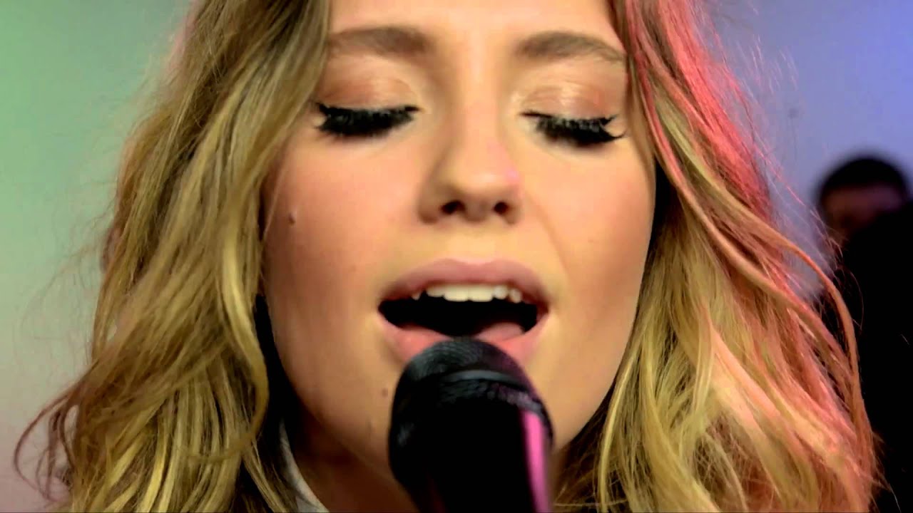 Ella Henderson - Yours (Live Acoustic) background