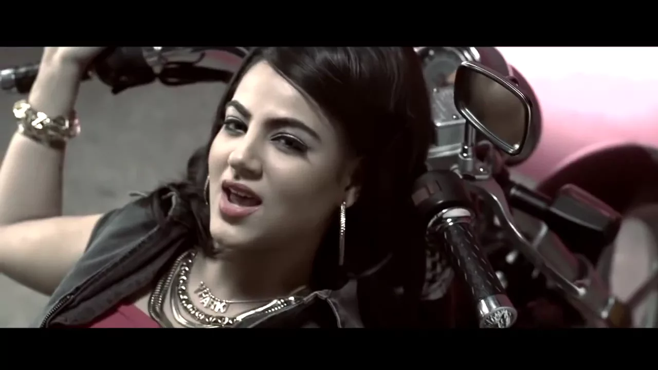 Tharki Sala Annie Khalid background