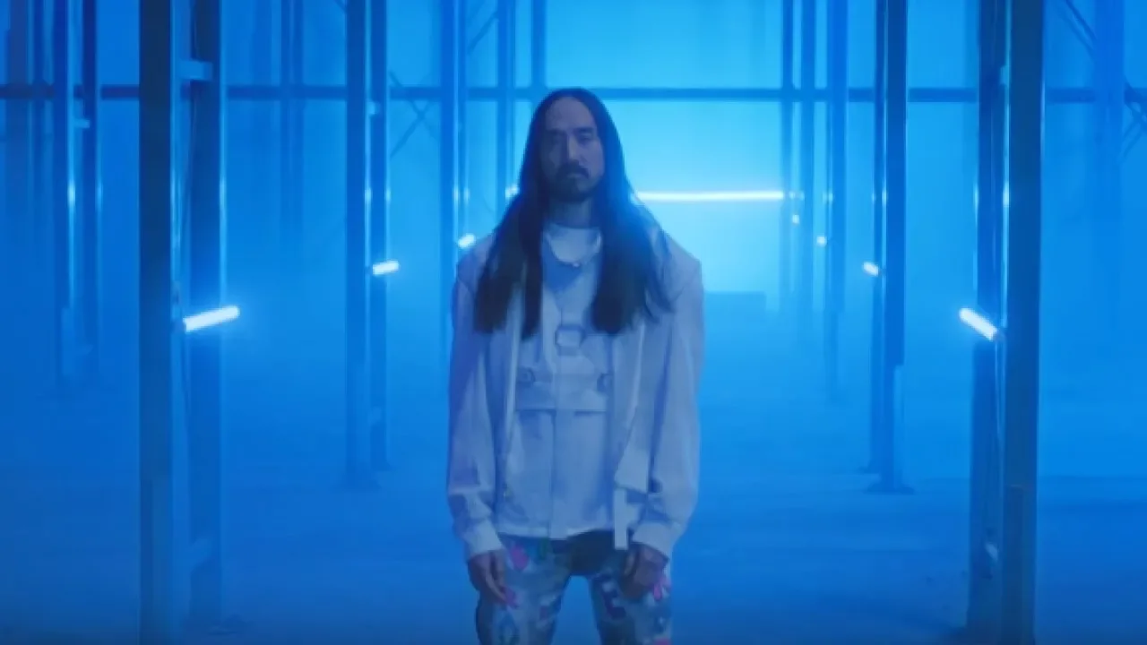 Steve Aoki, Showtek & MAKJ feat Kris Kris - Rave (Official Video)
