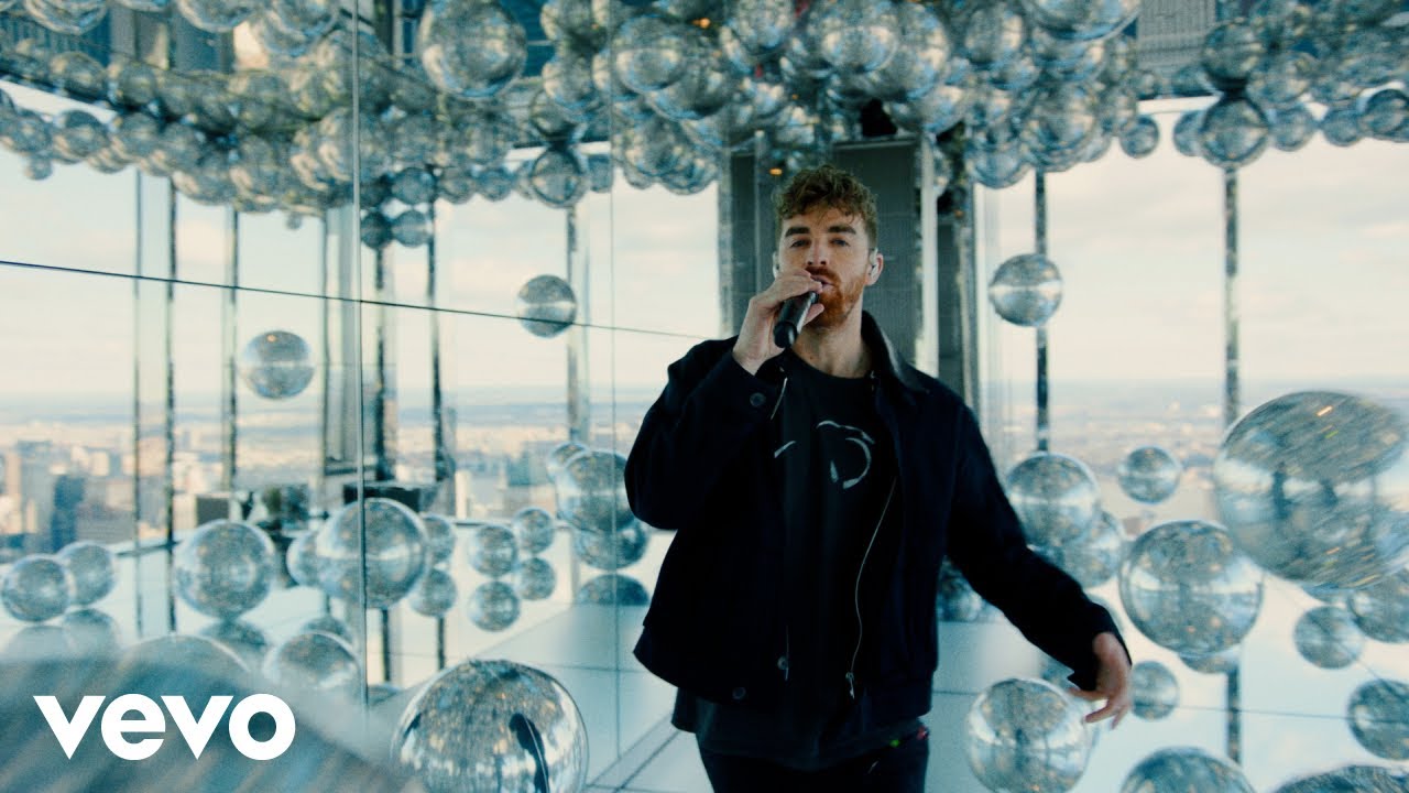 The Chainsmokers - High (Live at SUMMIT at One Vanderbilt) background