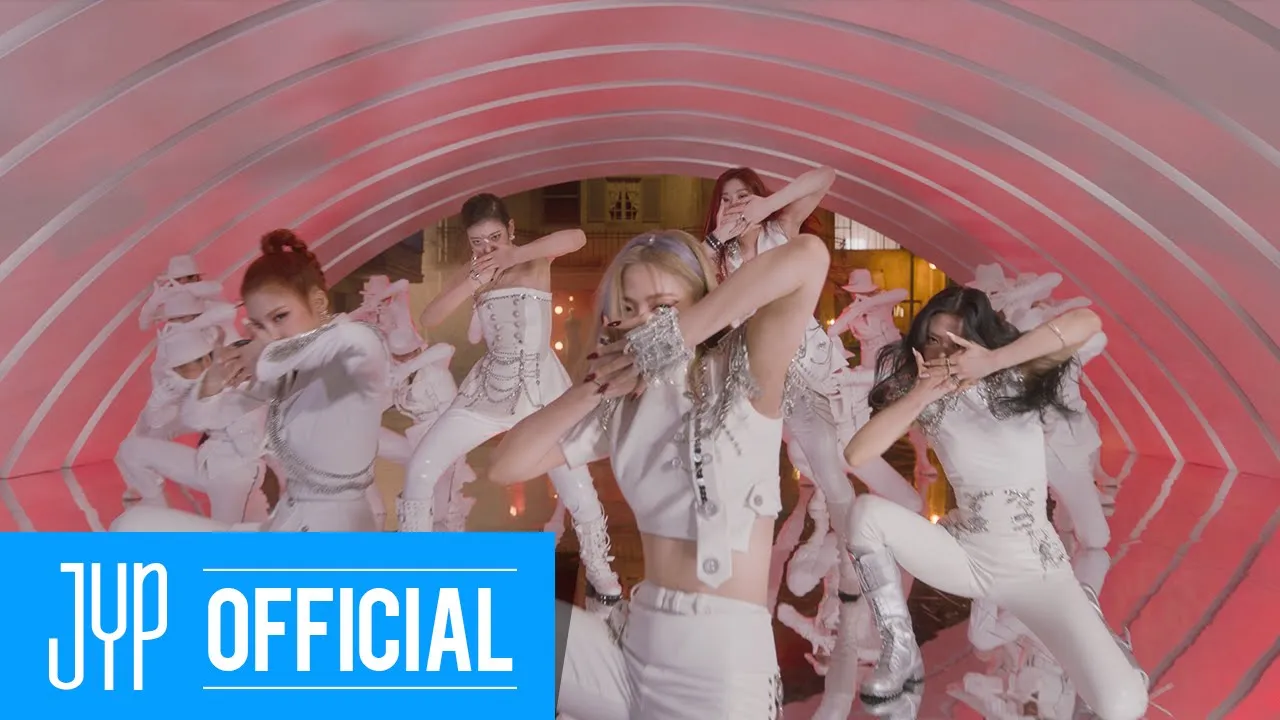 ITZY "마.피.아. In the morning" Performance Video background