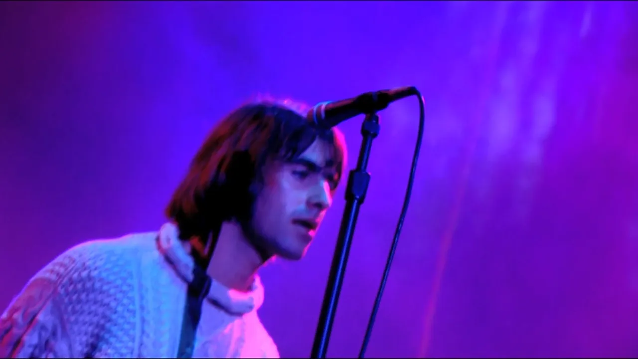 Oasis - Slide Away (Sunday 11th August, 1996) 【Knebworth 1996】 background