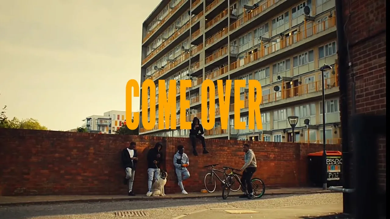 Jorja Smith - Come Over (feat. OBOY) background