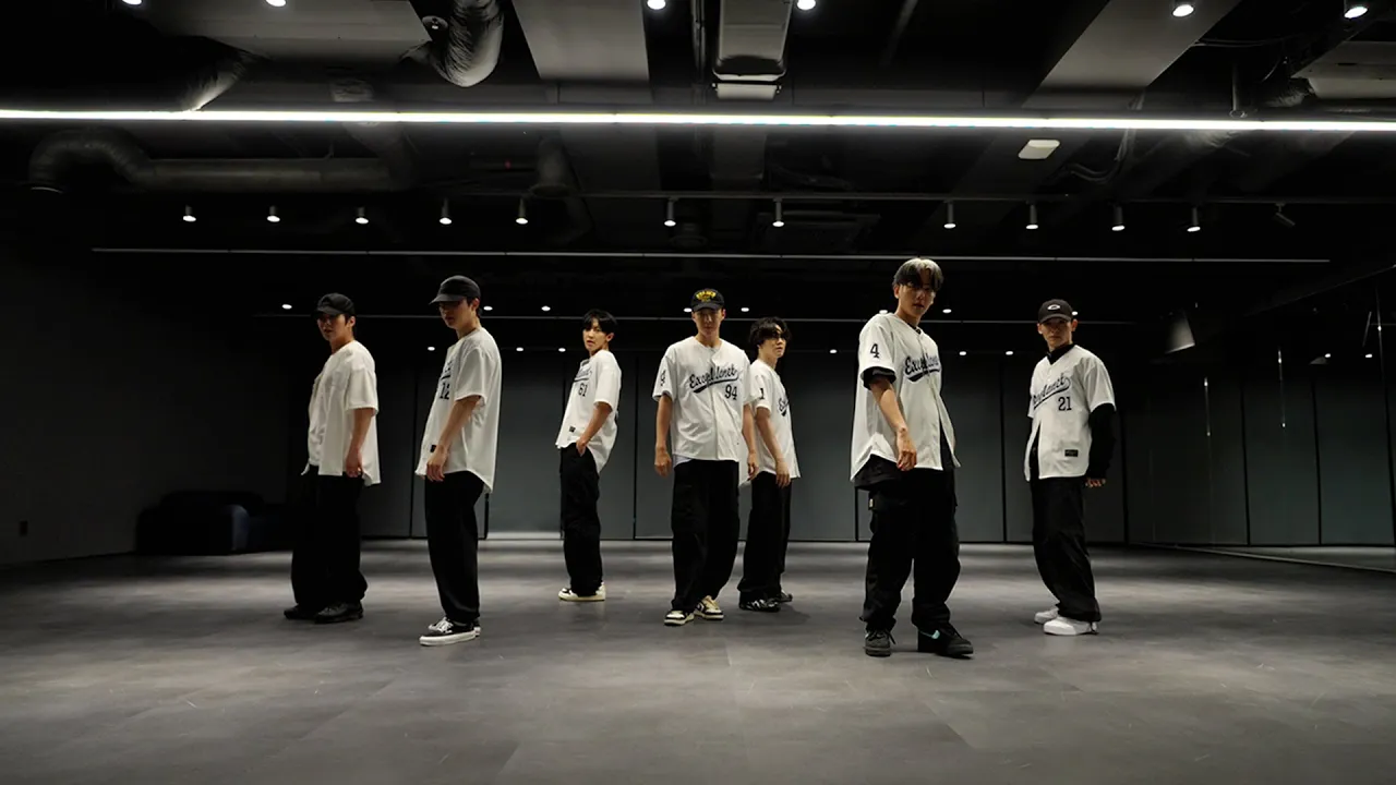 EXO μμ 'Cream Soda' Dance Practice background