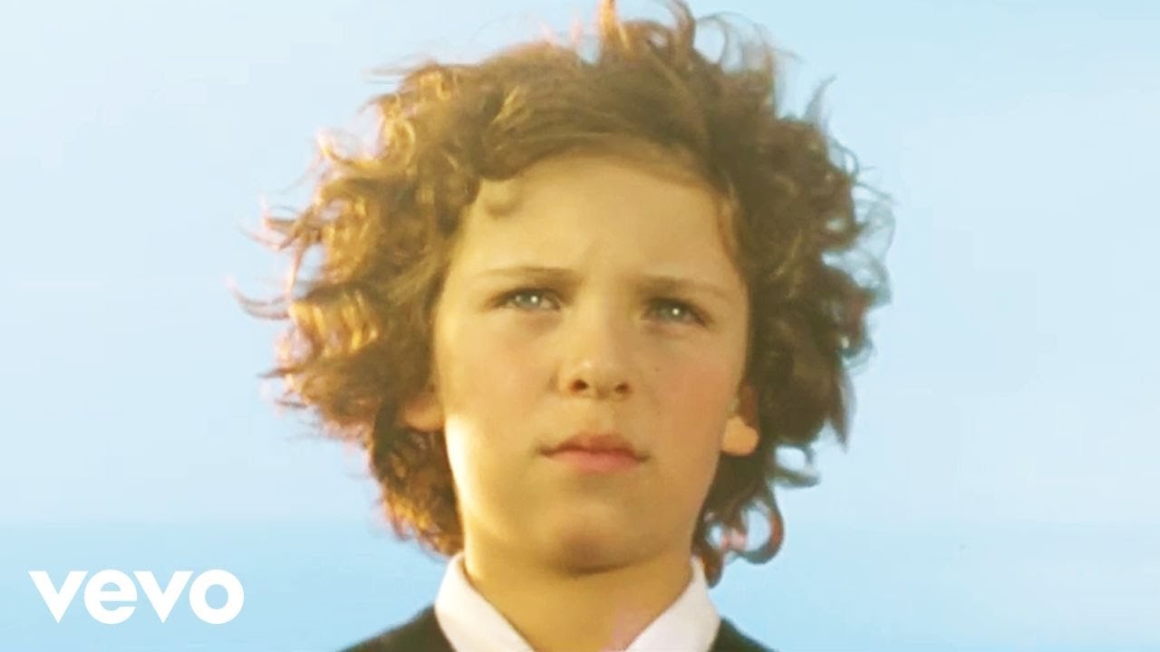 Jeff Lynne's ELO - When I Was A Boy (Official Video) background
