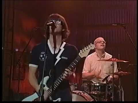 Undone - The Sweater Song - Weezer - Live 1994 Conan Show (reupload) background