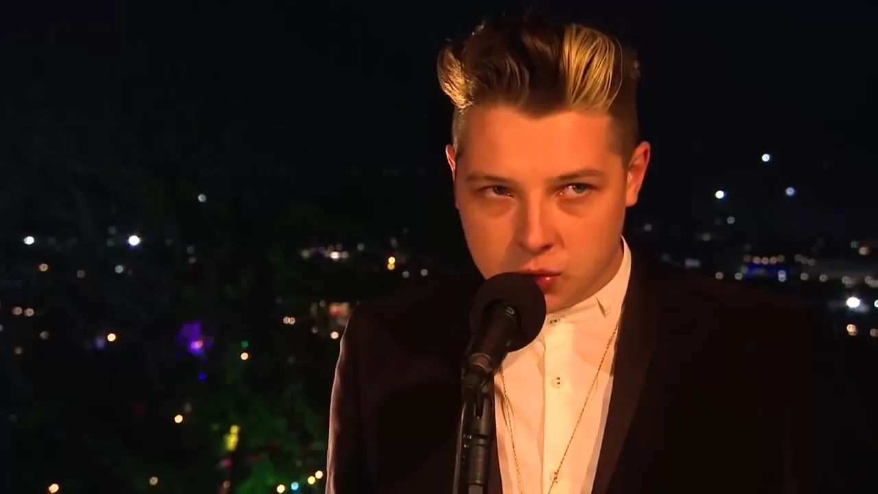 John Newman - Love Me Again (Glastonbury 2013) background