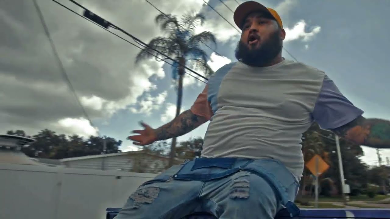 Marti Caine - Drippin Sauce (Official Music Video) background
