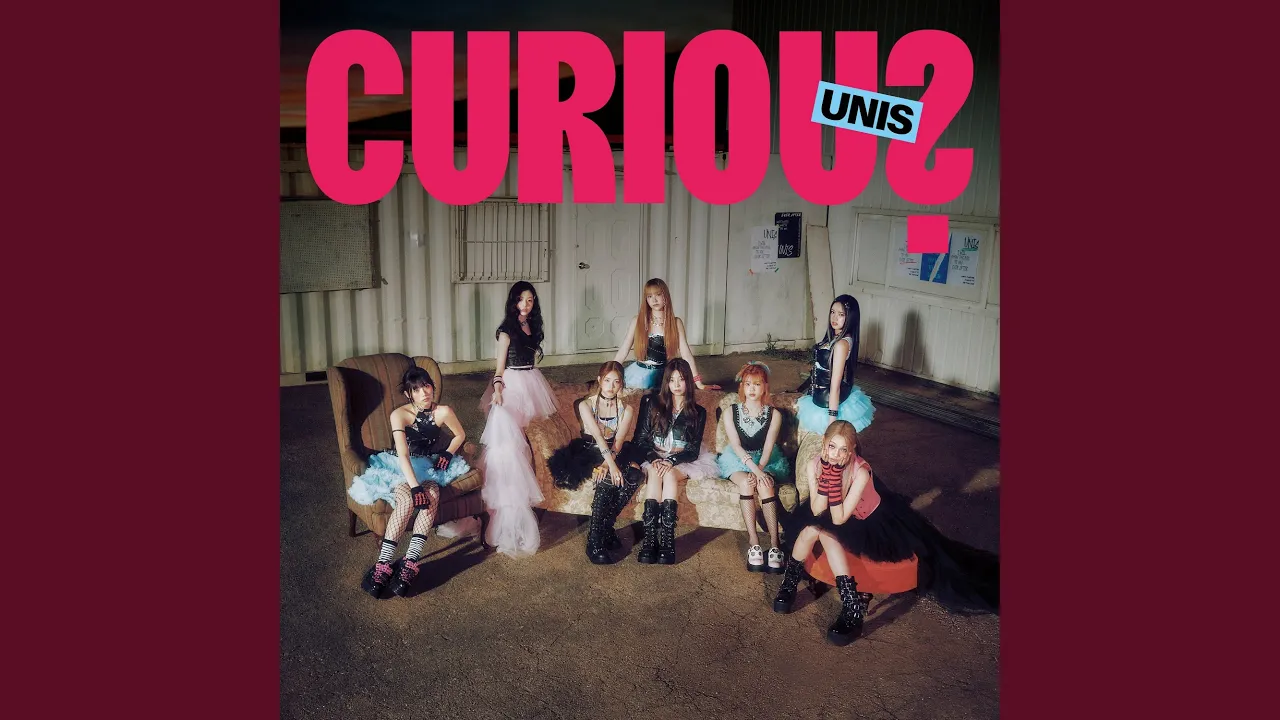Curious (너만 몰라) background