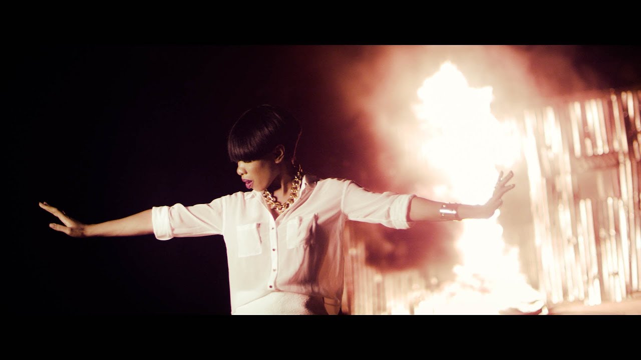 Official Video: Destinambari ft. Phyno (2014) background