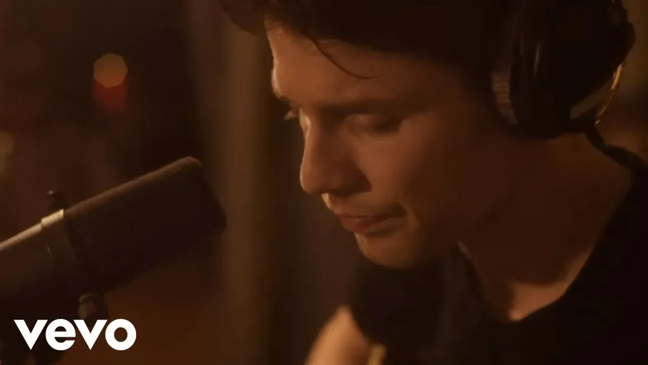James Bay - Us (Acoustic) background