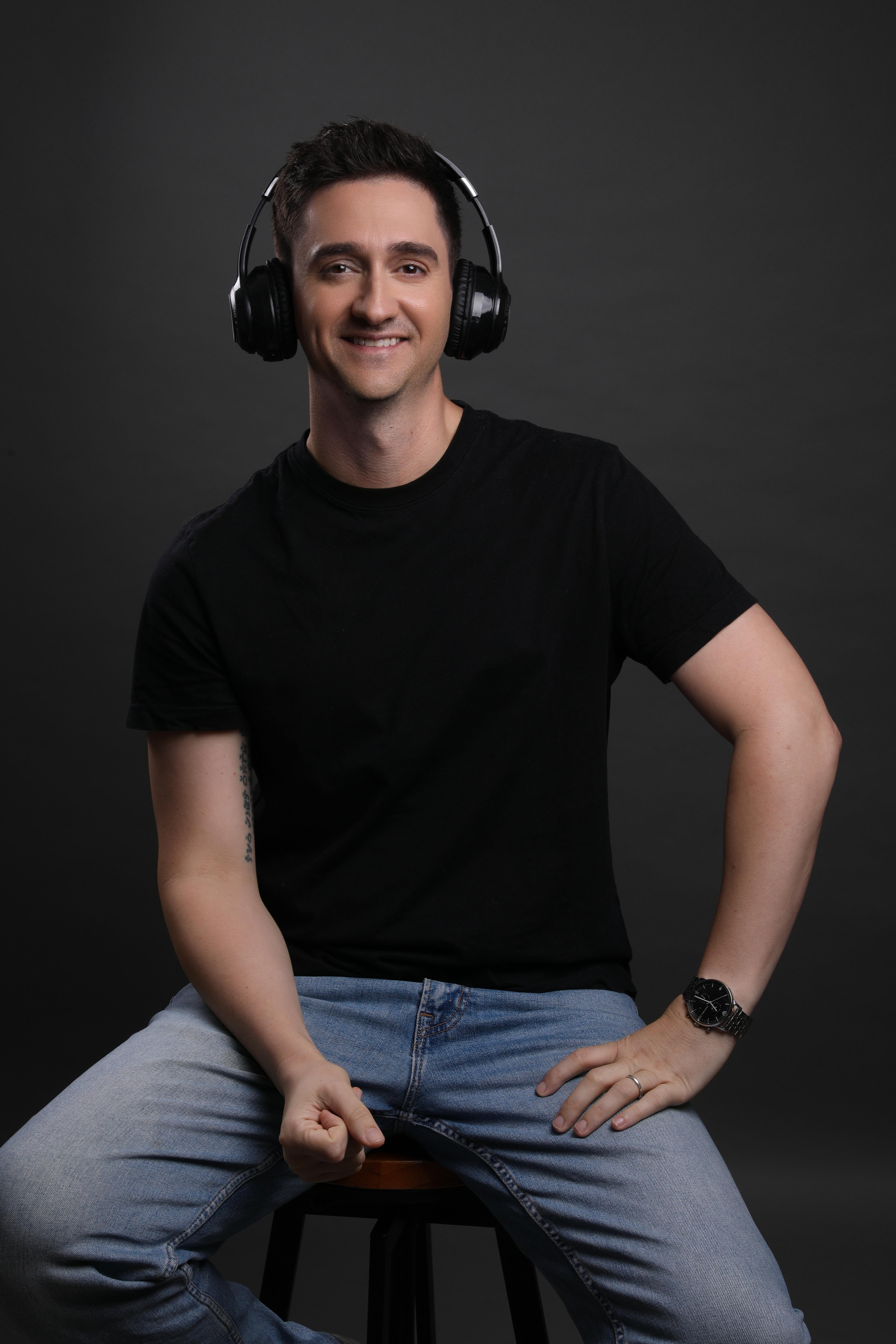 actor Steven McKinney large photo