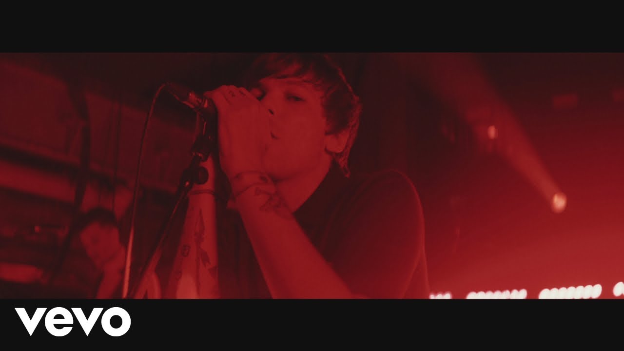 Louis Tomlinson - Kill My Mind (Official Video) background