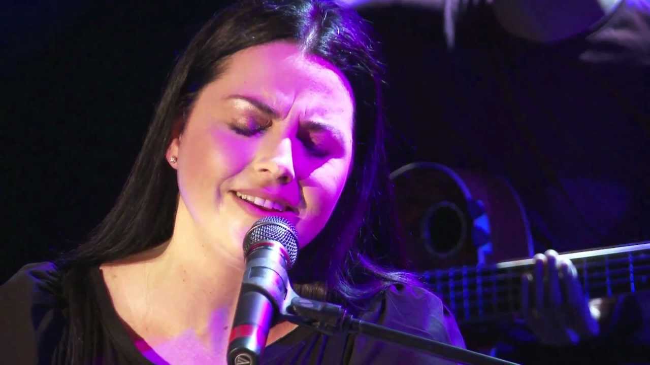 Evanescence - Bring me to life (Live in Germany) background