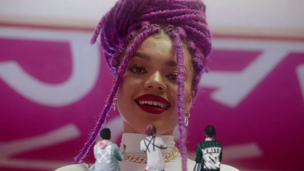 Lyta - Hold Me Down (Official Video) background