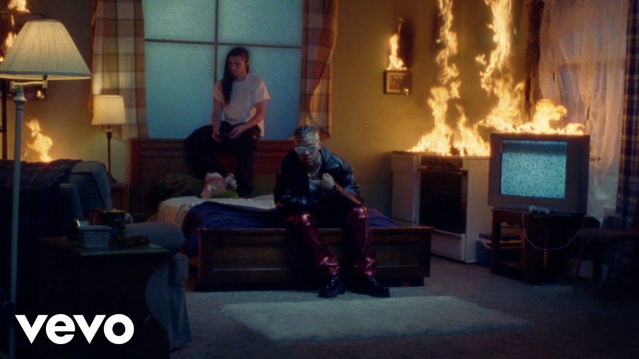 Jhayco, Skrillex - En Mi Cuarto (Official Video) background
