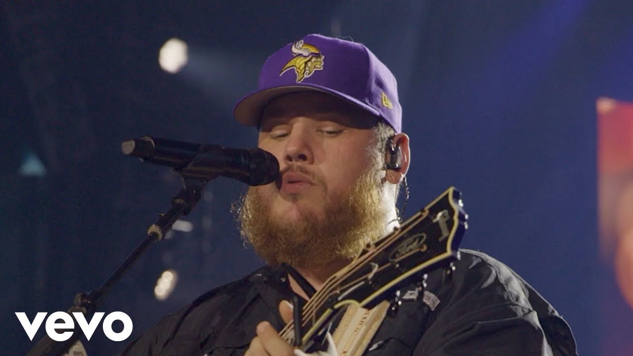 Luke Combs - Fast Car (Official Live Video) background