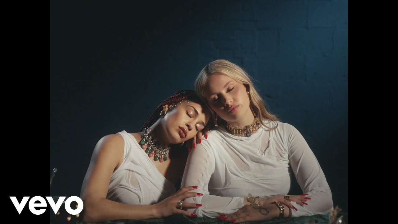 Sasha Keable, Jorja Smith - Killing Me background