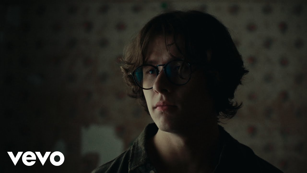 David Kushner - Hero (Official Music Video) background