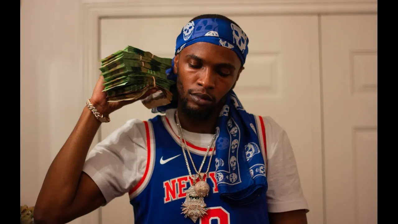 Young Wiggy Guzzi | Drippin (Official Video prod by madebyflowerz) background