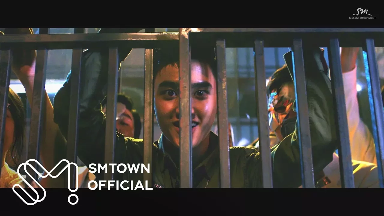 EXO 엑소 'Lotto' MV background
