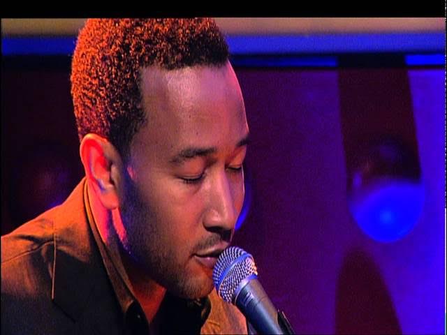 John Legend - All Of Me (Live at De Wereld Draait Door) background