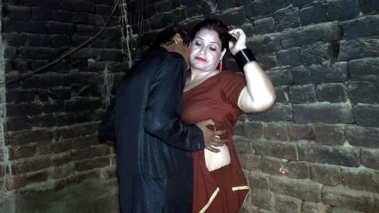 Desi Aunty Romance With Young Boy | Village Romance | Pak Village Vlog | Desi Hot Bhabi Devar Love