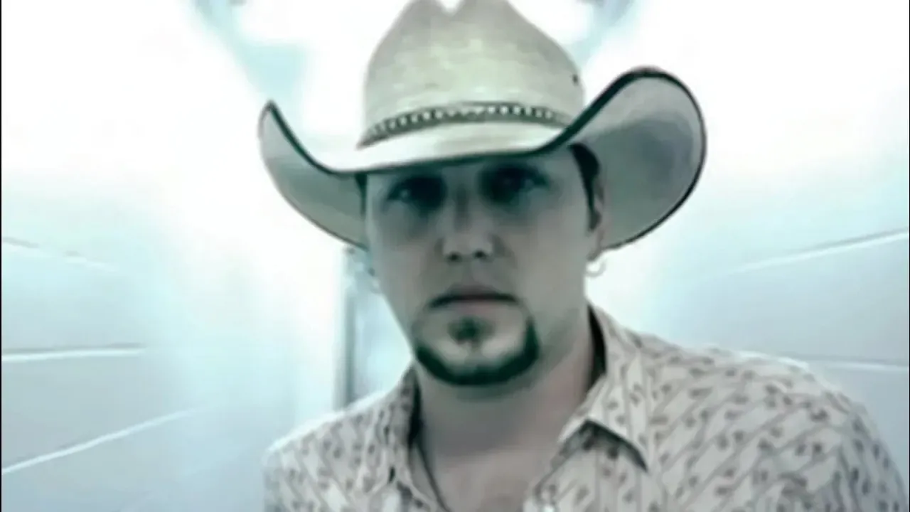 Jason Aldean - She's Country (Music Video) background