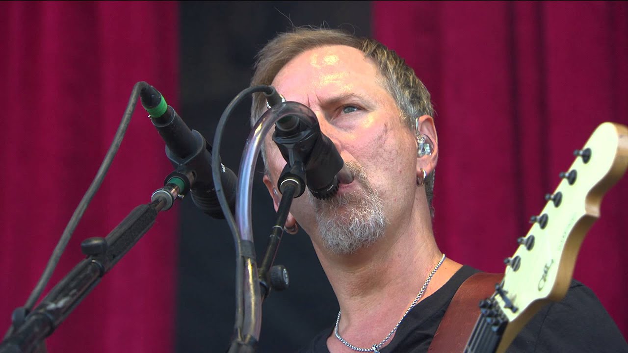 ALICE IN CHAINS - Man In The Box (Live at Main Square Festival 2014) background