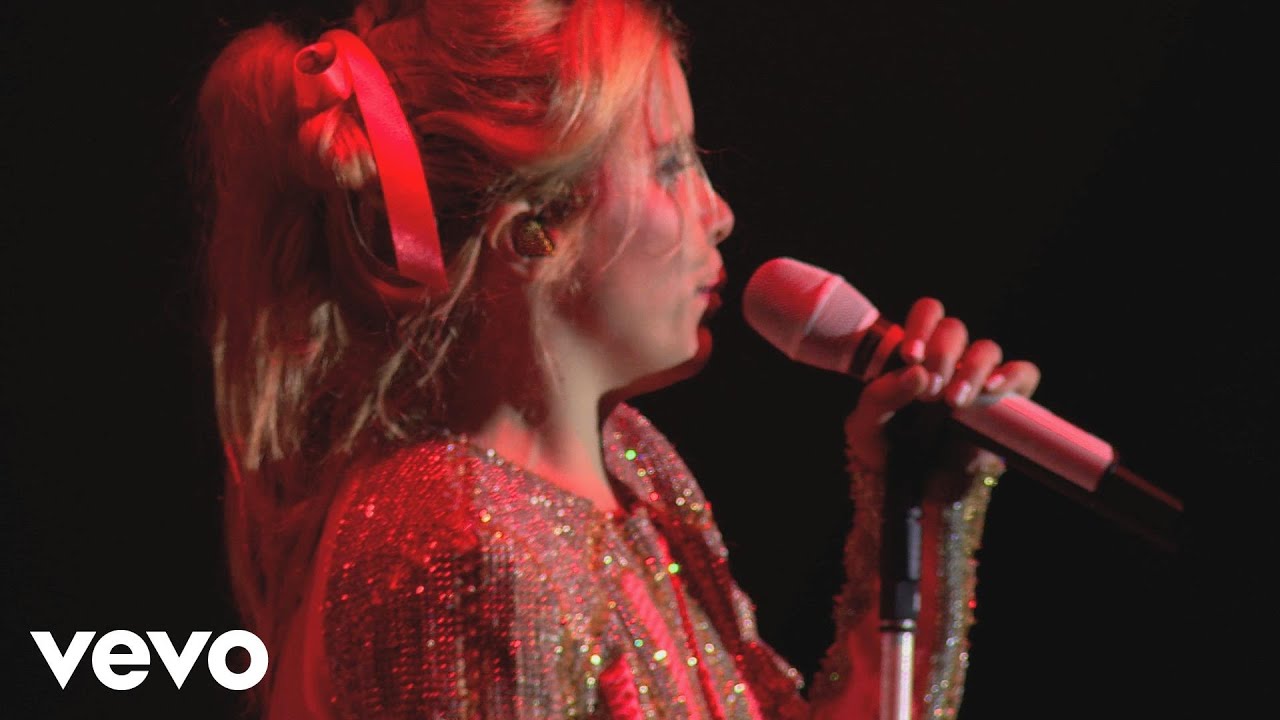 Paloma Faith - Only Love Can Hurt Like This (Live from The Eden Project) background