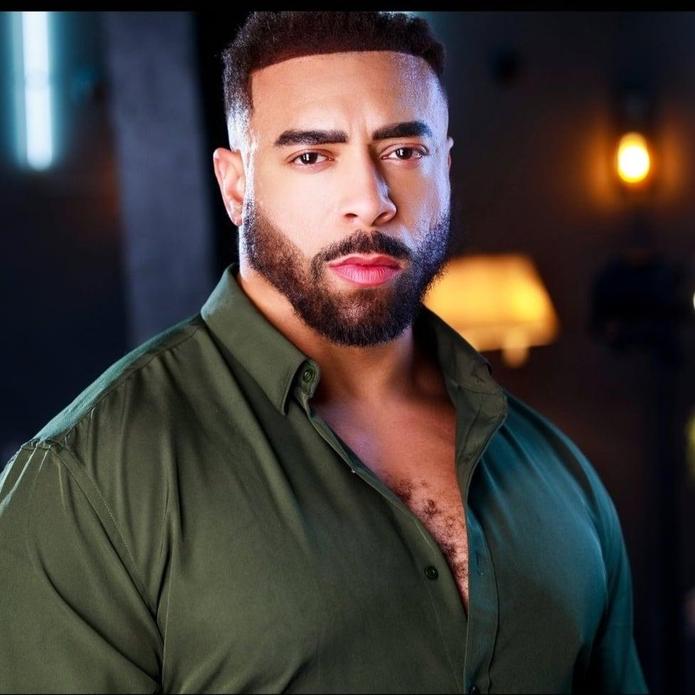 actor Robert Dobson large photo