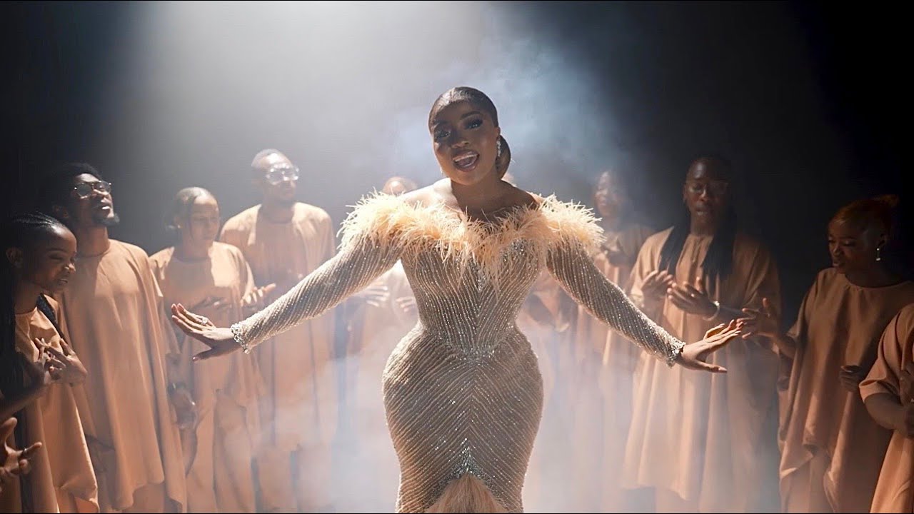 VEEKEE JAMES - NOTHING LESS (Official Video) background