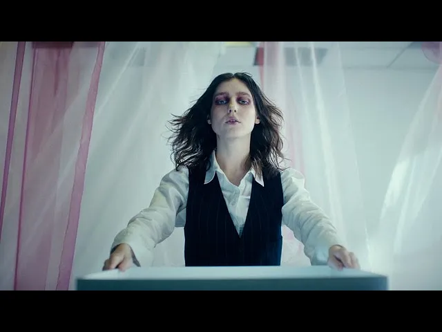 Birdy - Raincatchers (Official Music Video) background