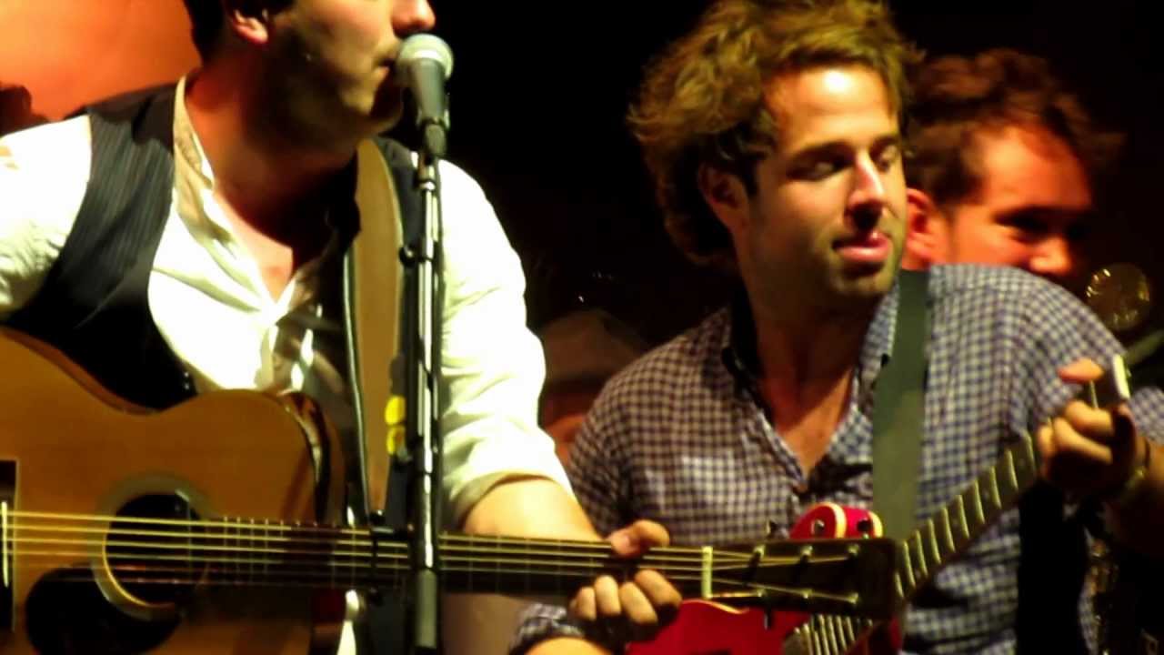 Mumford & Sons- Wagon Wheel (Live in Bristol) Gentlemen Of The Road background